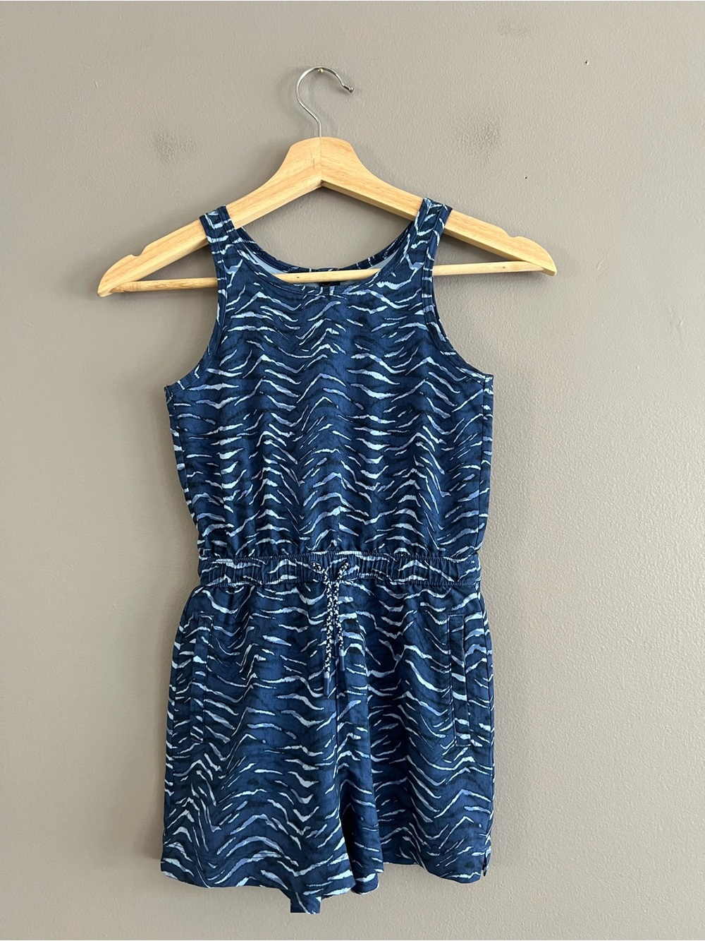 Athleta Girl Play More Romper Girls XS 6 Navy Wavy Print Sleeveless Lightweight